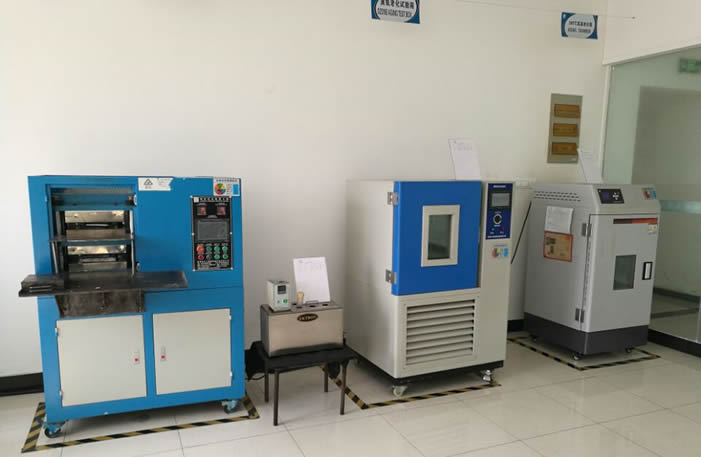 ���z��z�y����